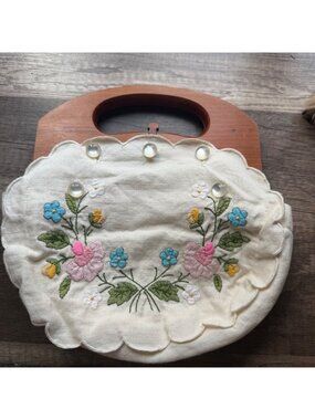 (BOGO 50% Off) Vintage Wooden Handle Embroidered Floral Bag With Scalloped